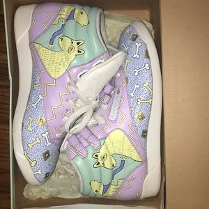 Reebok 25th anniversary Give A Dog A Bone sz 8